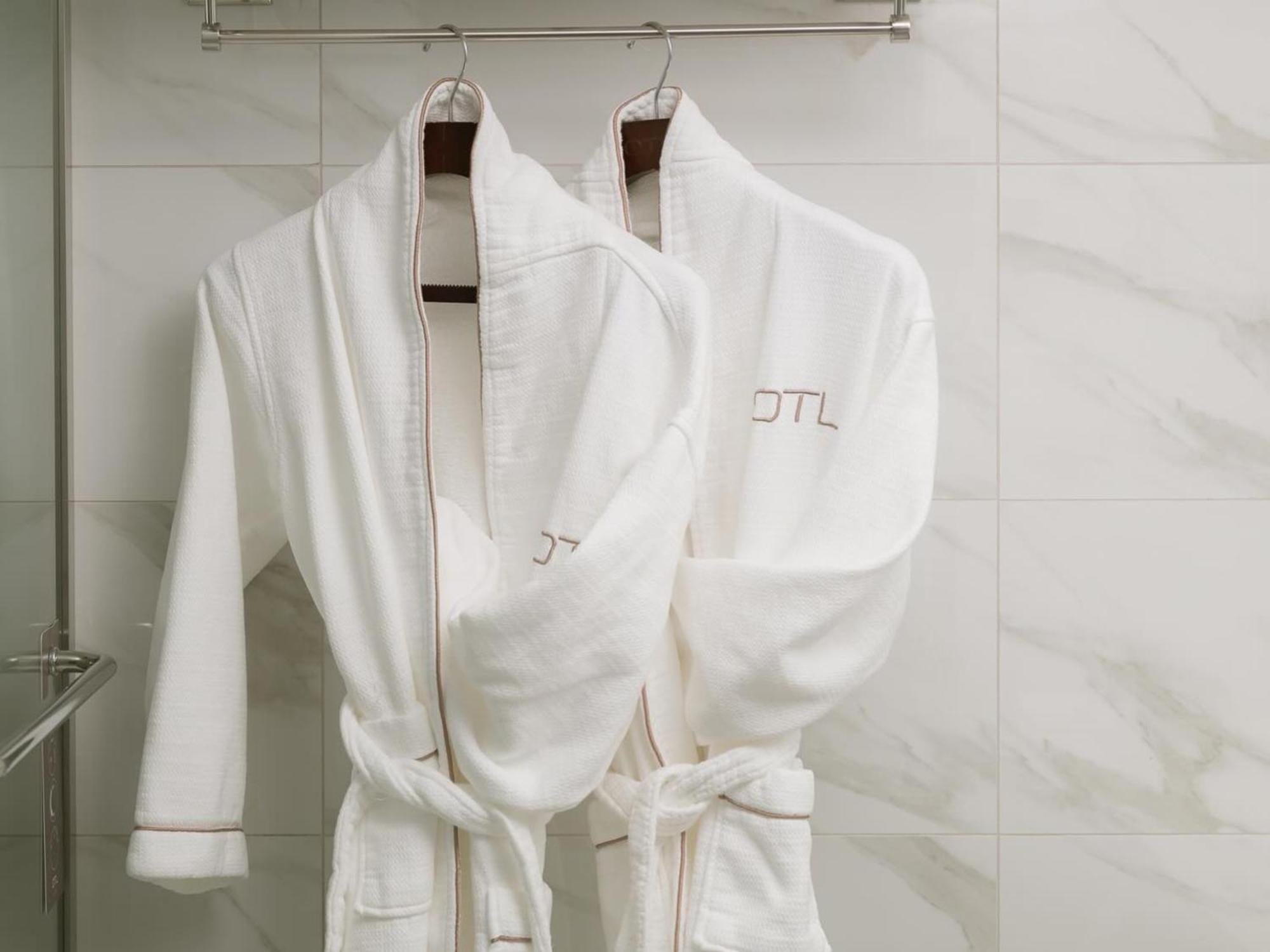 Otl Gouverneur Chicoutimi Esterno foto Bathrobes